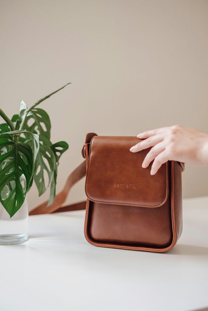 کیف با چرم شتر